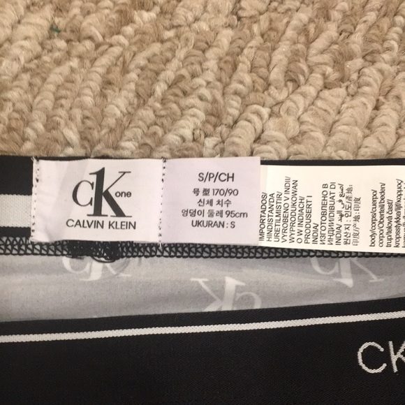 CK one trunk size small - Picture 3 of 3